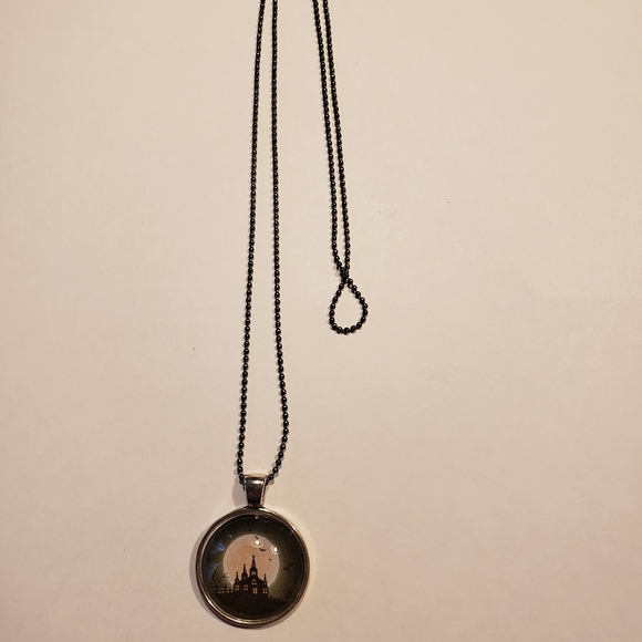 Spooky House Round Pendent - Picture 3 of 4